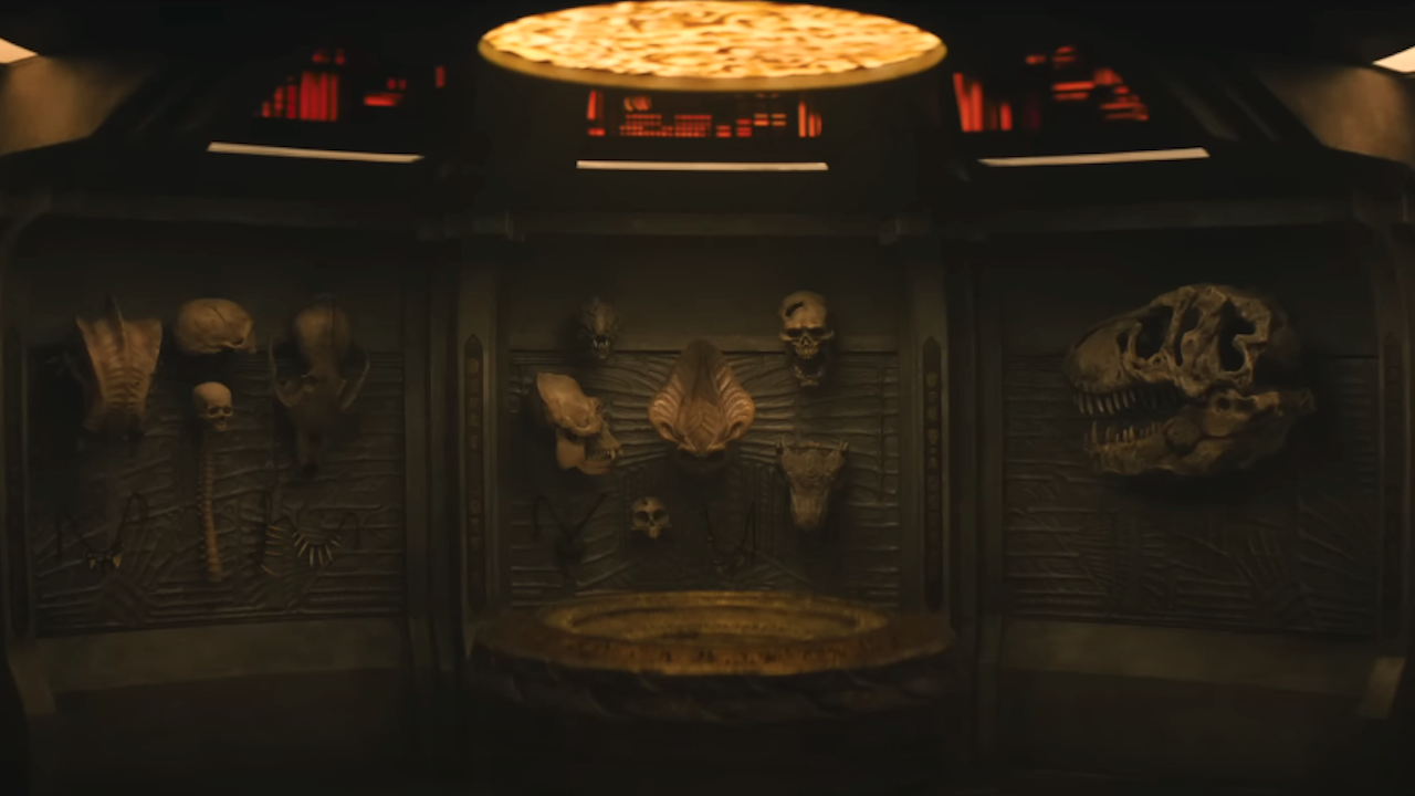 Predator: Badlands trophy wall