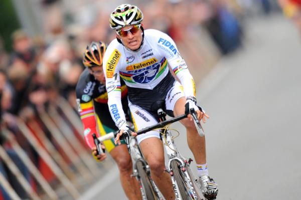 Zdenek Stybar out-sprints Sven Nys for the win at Kermiscross Ardooie.