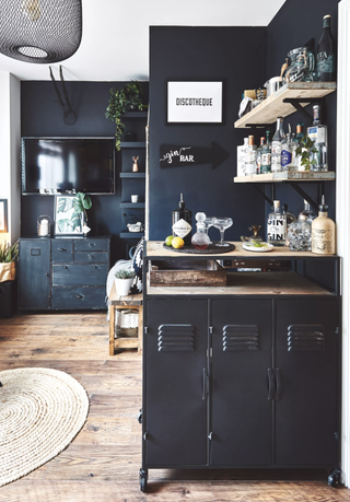 How to Create a Home Speakeasy Bar in Your Basement