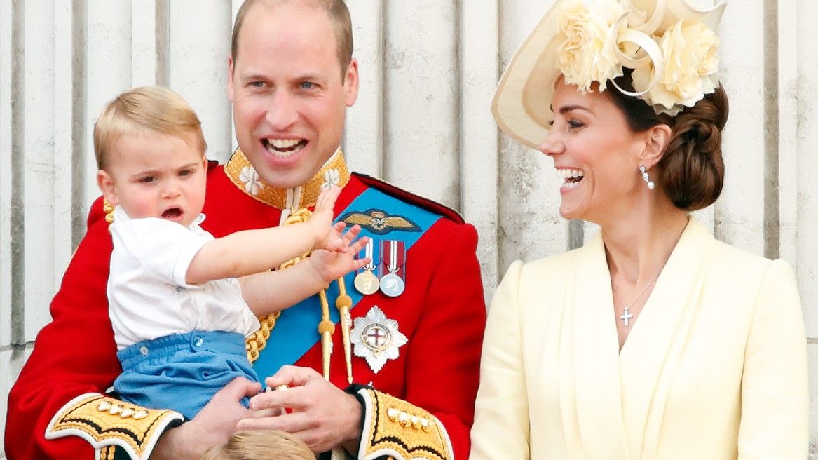 Prince William, Duke of Cambridge, Catherine, Duchess of Cambridge and Prince Louis of Cambridge watch a flypast from the balcony of Buckingham Palace during Trooping The Colour, the Queen&#039;s annual birthday parade, on June 8, 2019 in London, England