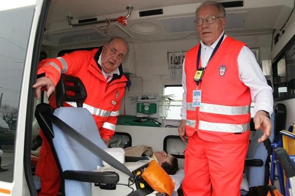 Leopold K&ouml;nig (PSK Whirlpool - Author) receives medical attention.