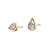 Pandora Brilliance Sparkling Teardrop Stud Earrings in Gold with 1 carat | Pandora