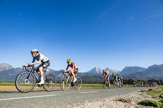 UEC European Championships: Elias Dybing wins the men junior road race for Norway