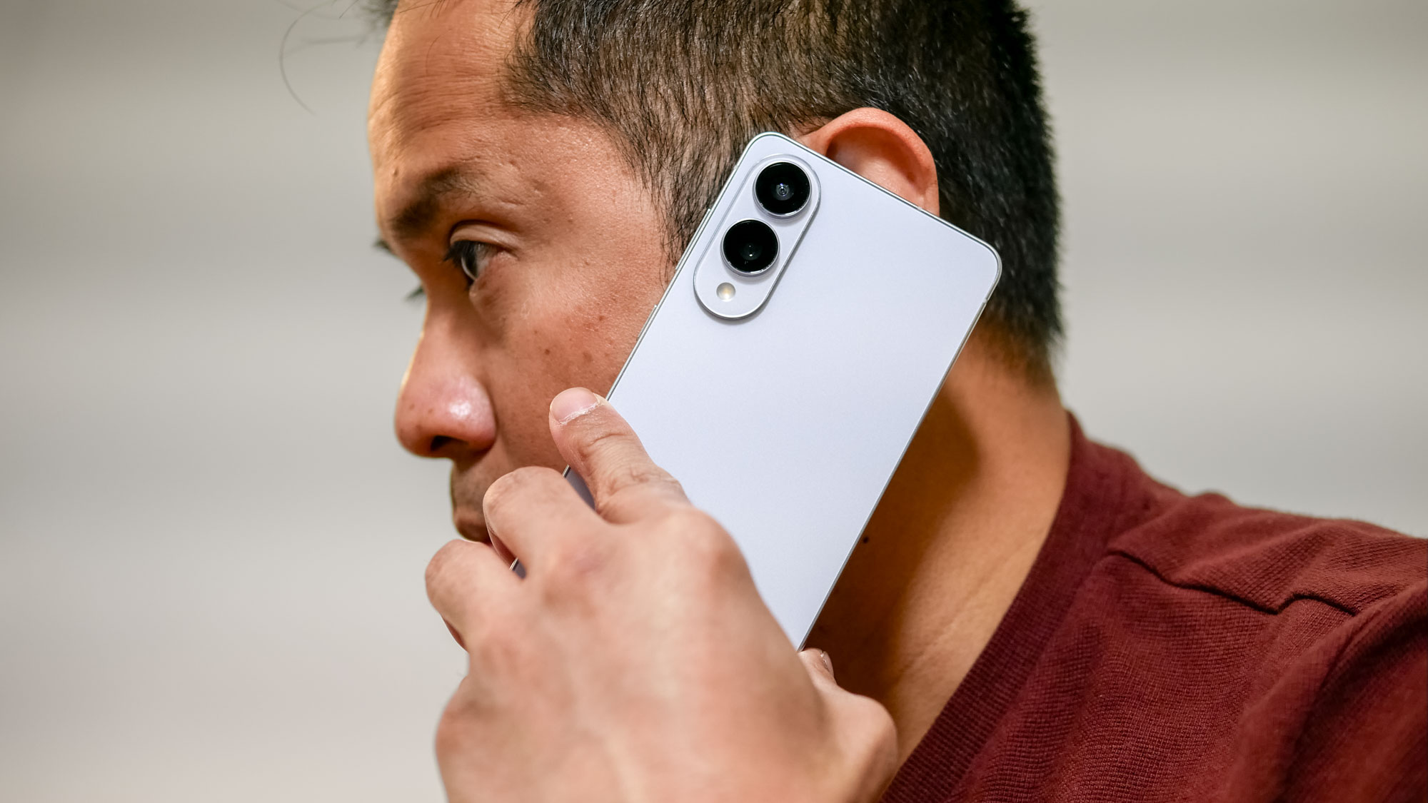 تماس تلفنی با Samsung Galaxy S25 Edge.