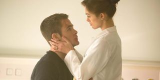 Jack Ryan (Chris Pine) and Cathy Muller (Keira Knightley) embracing