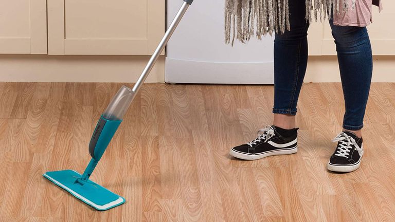 لصق جسد تناظر Use A Mop To Clean The, Best Mop To Clean Laminate Floors
