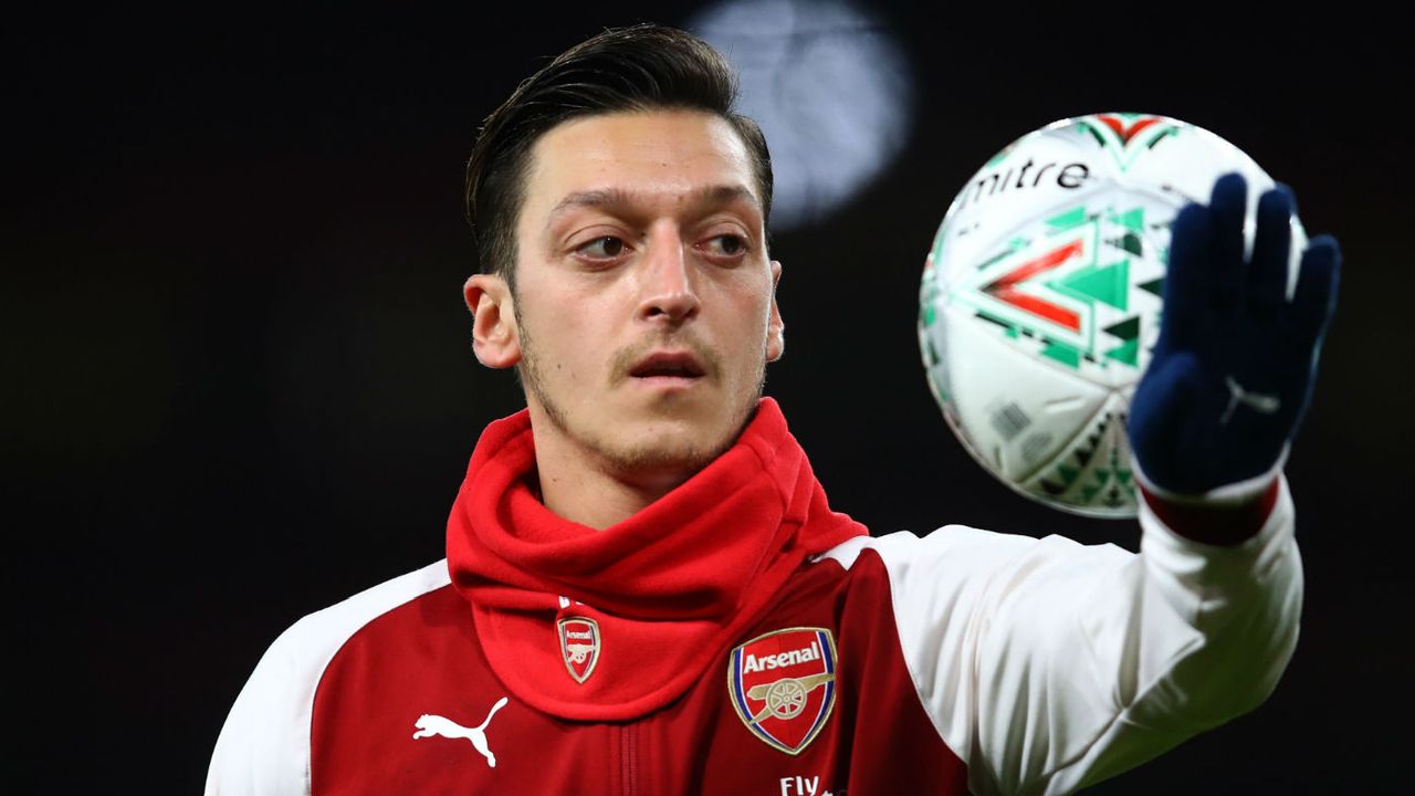 Mesut Ozil Arsenal transfer news