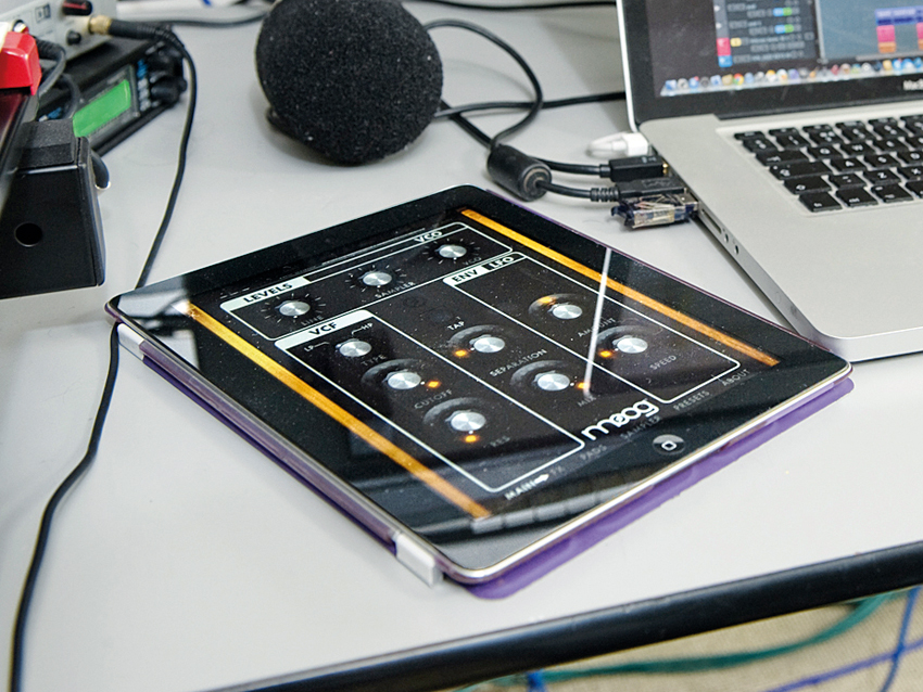 Apple iPad and Moog Filtatron