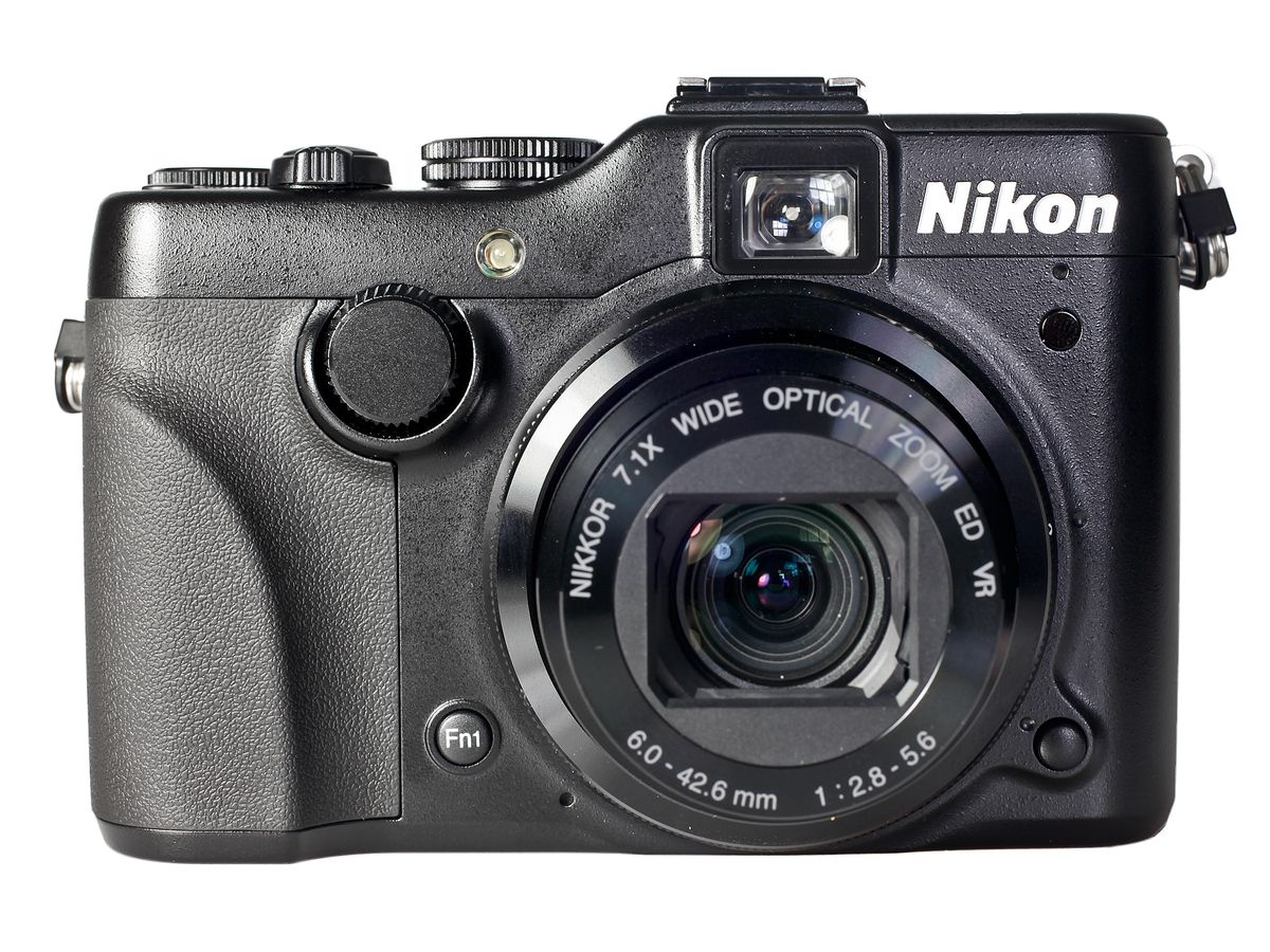 Build quality and handling - Nikon Coolpix P7100 review - Page 2 ...