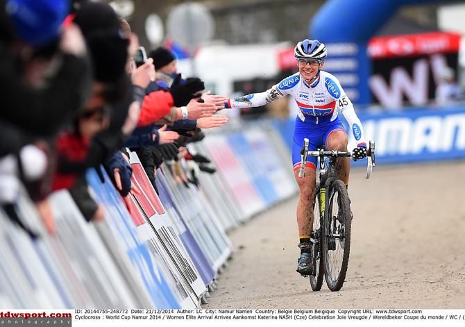Katerina Nash (Luna Pro) wins by more than half a minute ahead of world champion Marianne Vos (Rabo Liv)