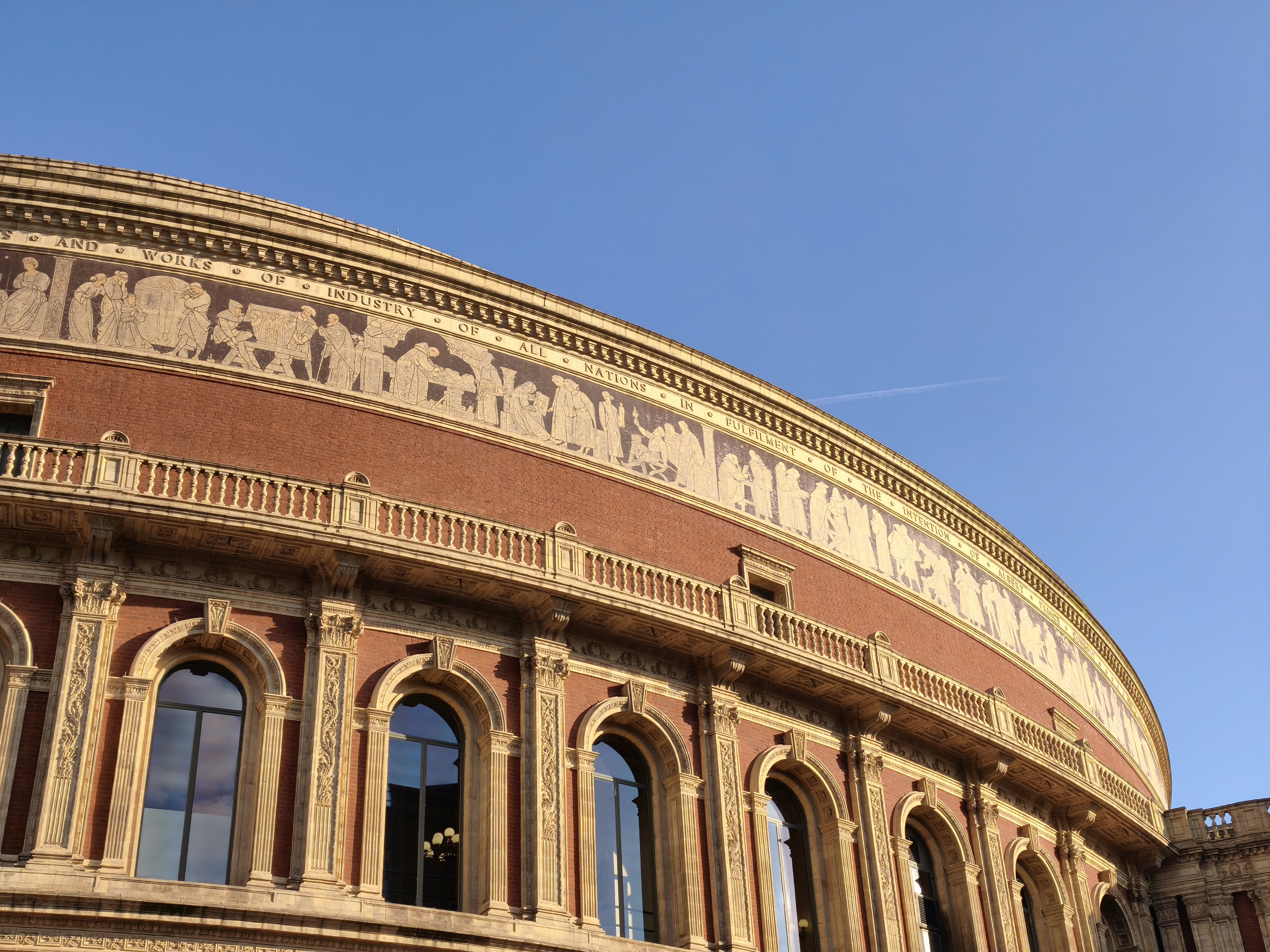 Xiaomi 15T Pro camera sample Royal Albert Hall 2x zoom
