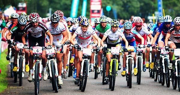 The women's start was on pavement.