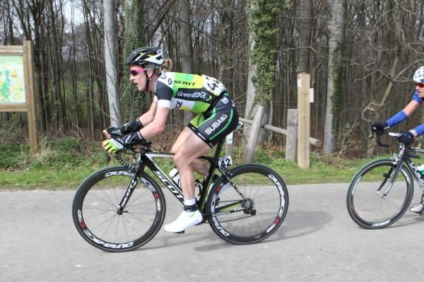 Judith Arndt (GreenEdge-AIS) leads Kristin Armstrong (United States)