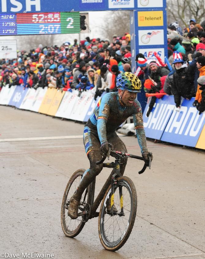 Bart Aernouts (BEL) with one lap to go