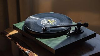 Pro-Ject Debut Carbon EVO 