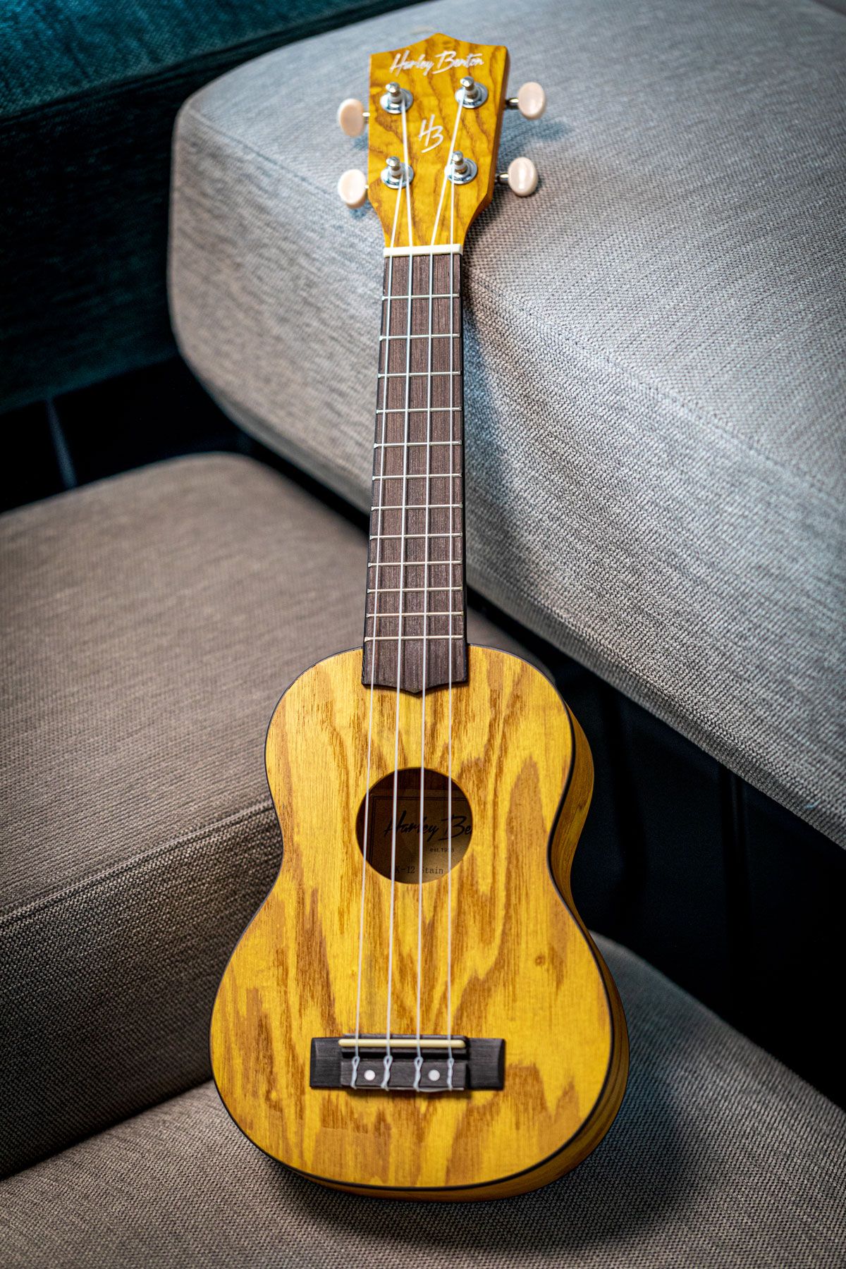 Harley Benton UK-12 Stain Ash