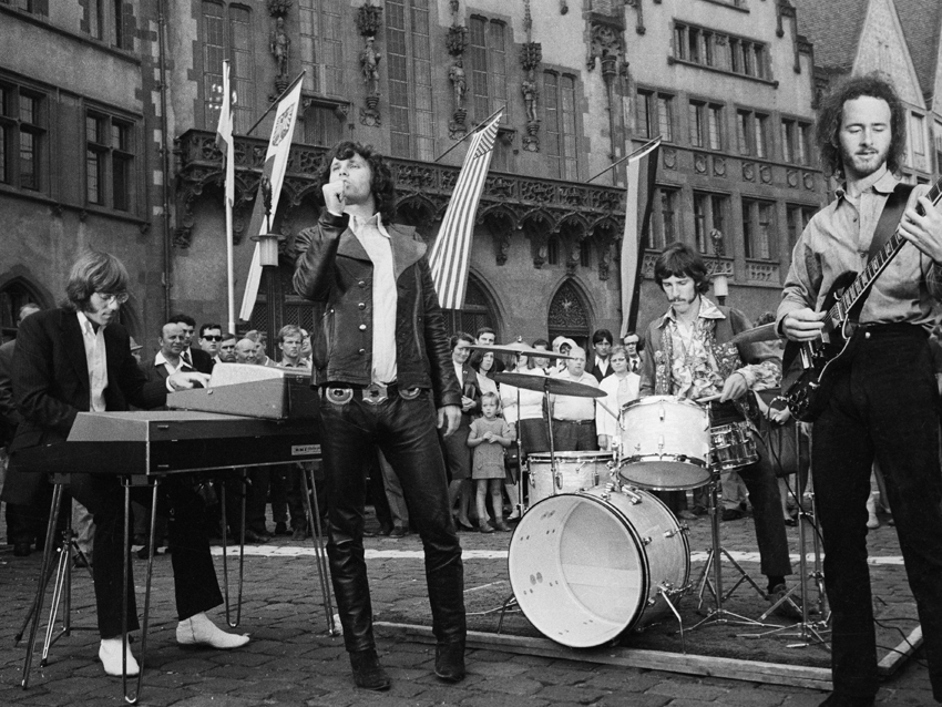 They don&#039;t look so strange here - The Doors performing outside of Town Hall in Frankfurt in 1968