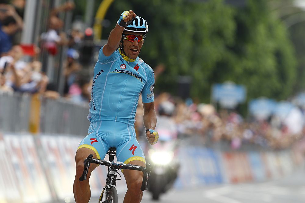Paolo Tiralongo (Astana) wins stage 9 in San Giorgio Del Sannio