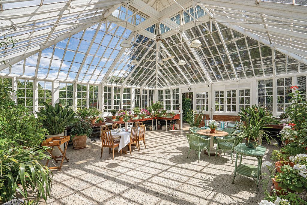 House for sale: Warneford, Lower Teddington Road, Kingston Upon Thames.