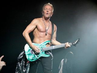 Video def leppard's phil collen riffs