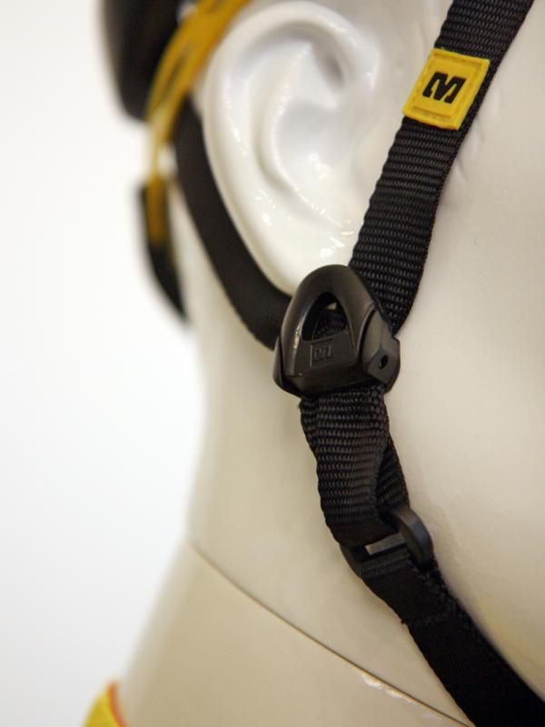 Mavic says the separate chin webbing helps the straps lay flatter on a rider's face. We still see about the same level of twist as usual, though.
