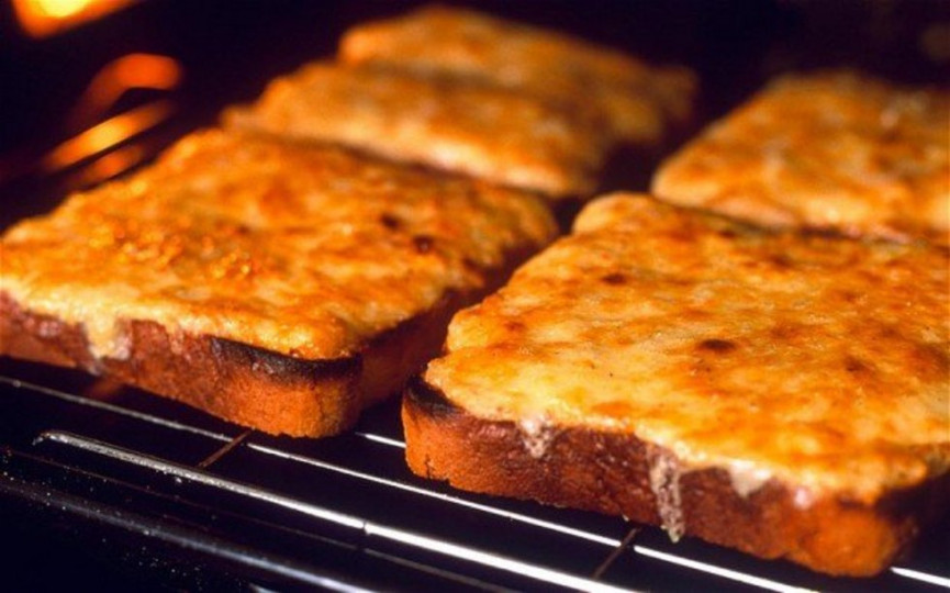 28-easy-ways-to-pimp-your-cheese-on-toast-15-1556688404-stcn-column-width-inline