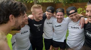 Los mejores amigos Colin O'Brady y Lucas Clarke pretenden batir récords con el desafío 'Sub Six'