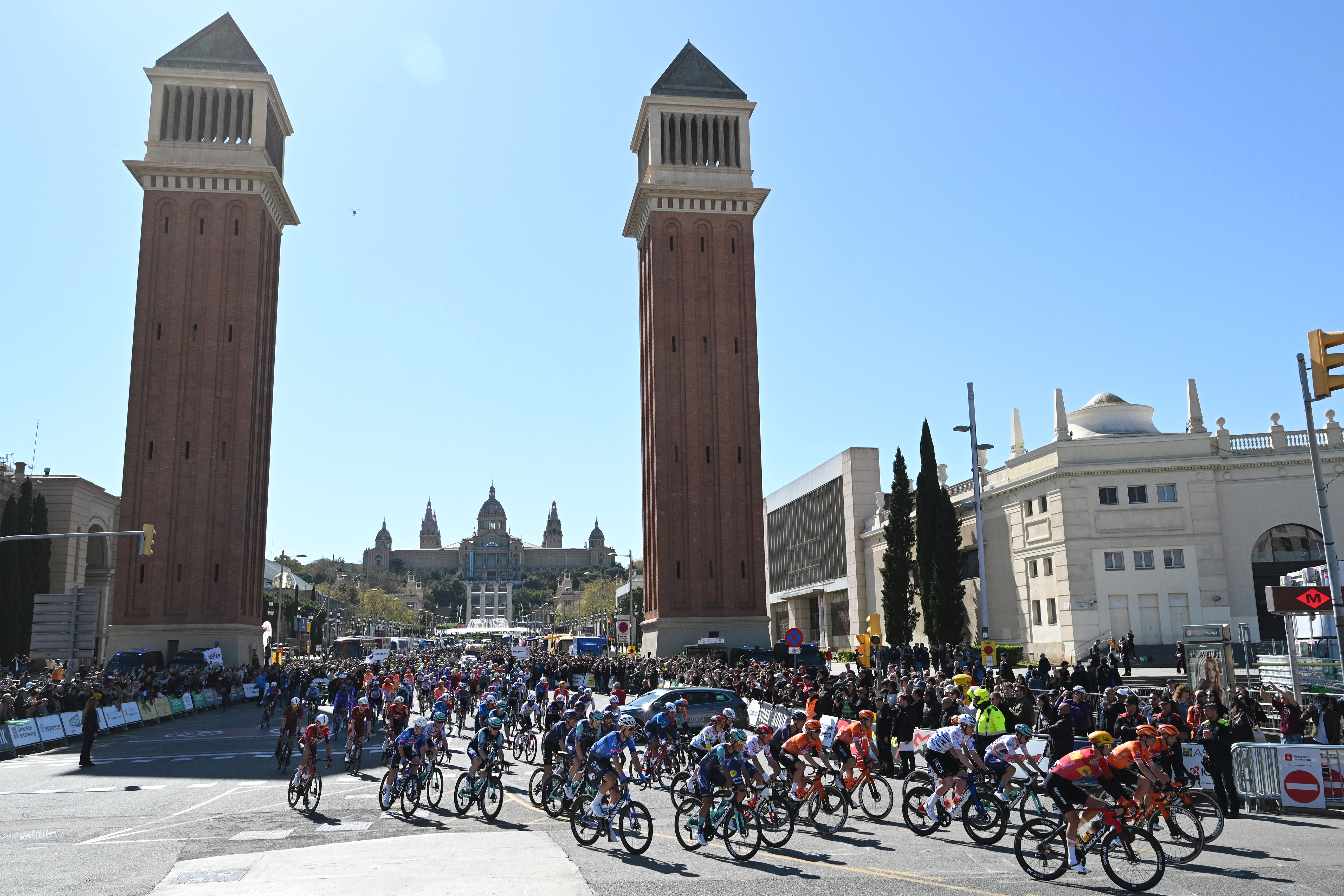 Volta a Catalunya stage 7 LIVE: Riders begin the laps around the Montju&iuml;c circuit