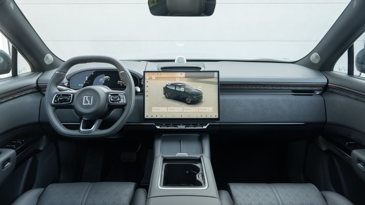 Zeekr 7X SUV interior