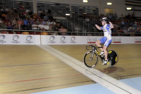 Joel Leonard won the 73rd Urban Melbourne Cup on Wheels at Darebin International Sports Centre.