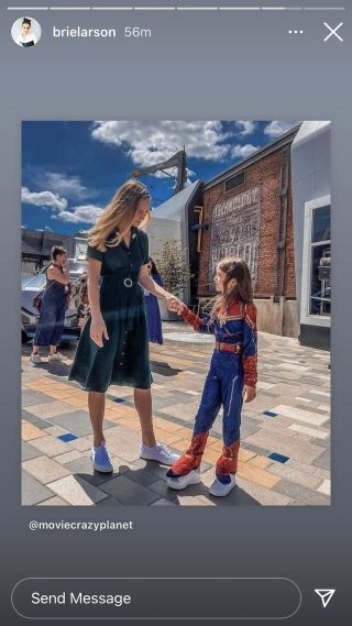 Brie Larson with kid dressed as Captain Marvel at Avengers Campus Disneyland Paris