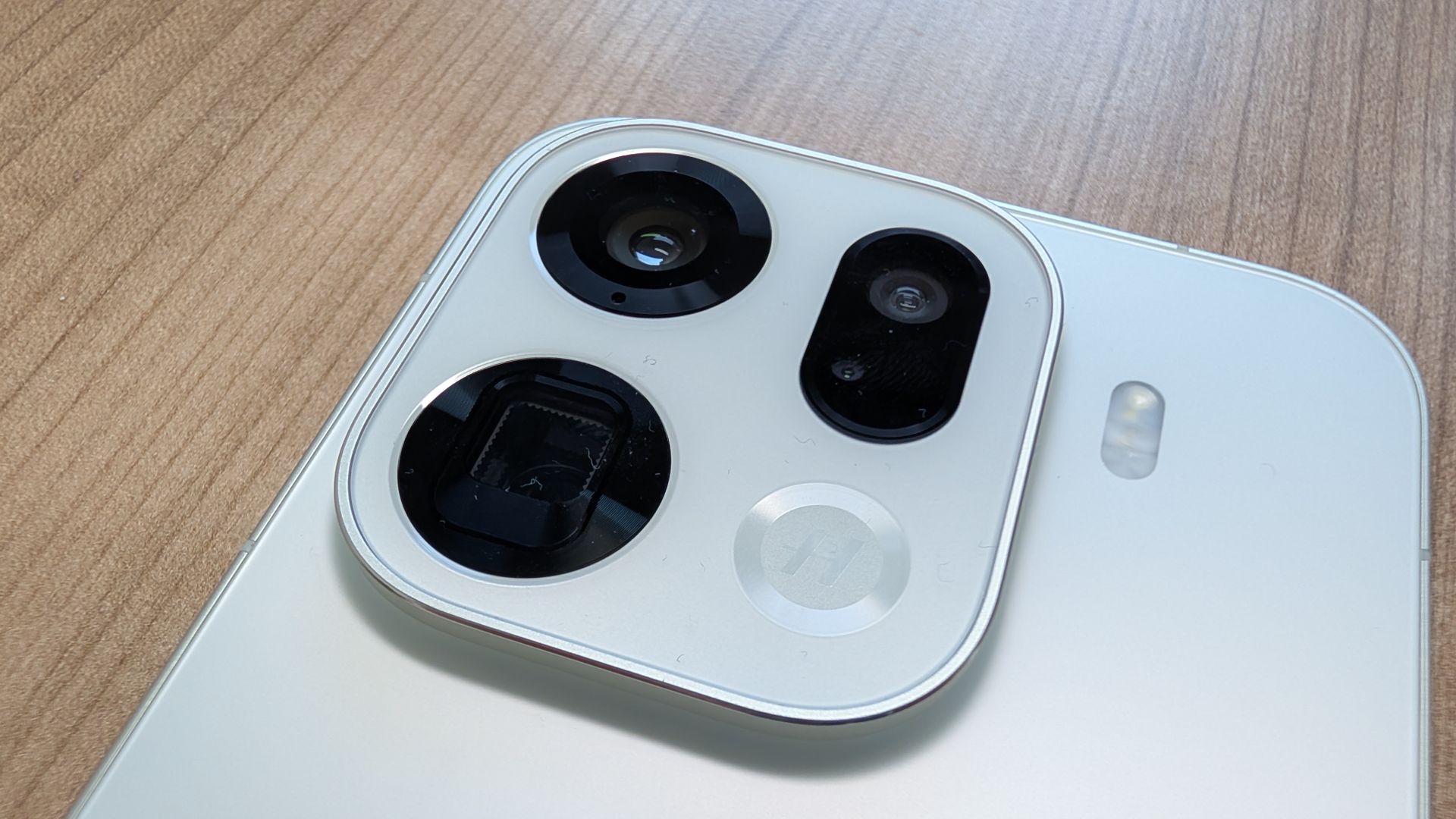 Sony just launched the ‘world’s largest’ 200MP smartphone sensor – here ...