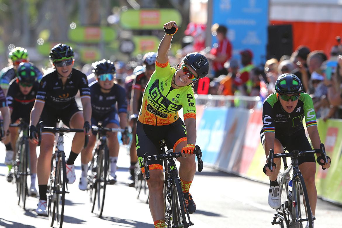 Chloe Hosking (Ale Cipollini) wins the final stage of the 2018 Santos Women's Tour.