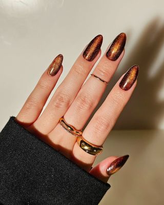 Tiger's eye nails