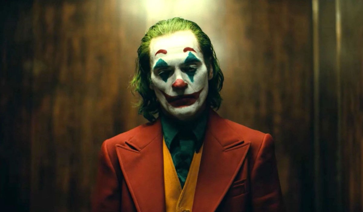 Joker Arthur looking solemn in the elevator