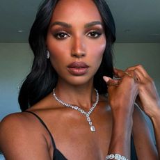 @jastookes wearing a brown smokey eye