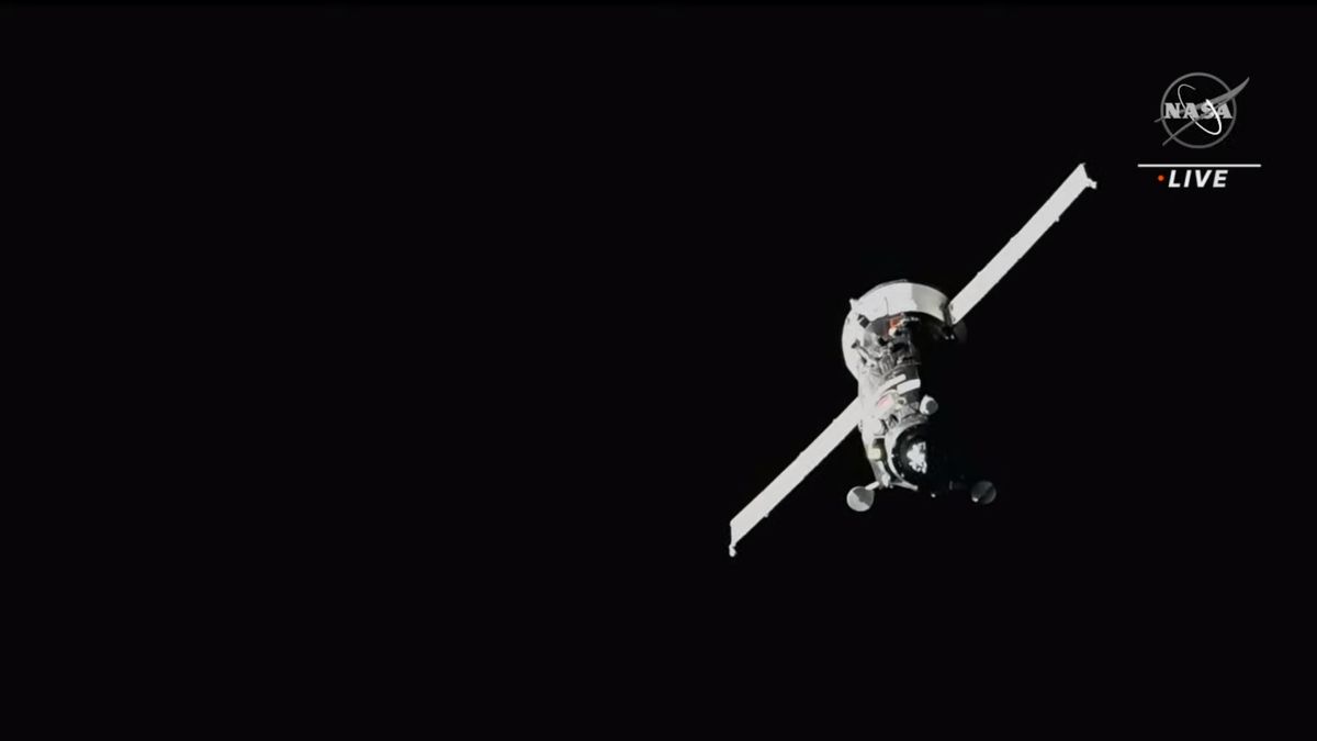 रूसी मालवाहक जहाज प्रोग्रेस 84 अपने लॉन्च के कुछ घंटों बाद एक अंतरिक्ष स्टेशन पर डॉक करता है (वीडियो)