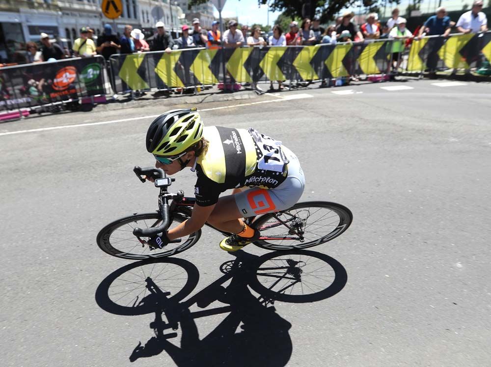 Valentina Scandolara takes the corner