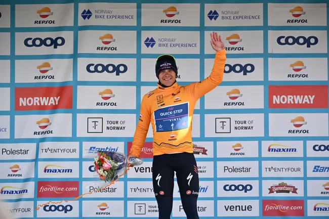Remco Evenepoel sul podio finale. Photo Credit: Tour of Norway