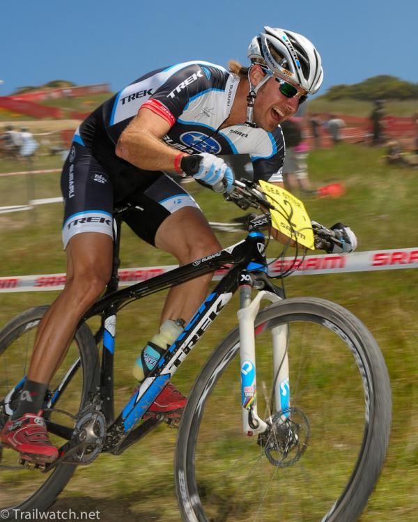 Jeremy Horgan-Kobelski (Trek Subaru) flies through the S-turns
