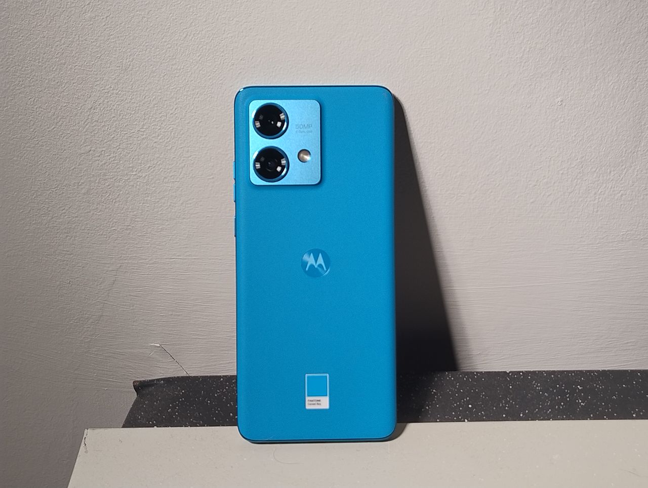 The Moto Edge 40 Neo captured on the Moto G84