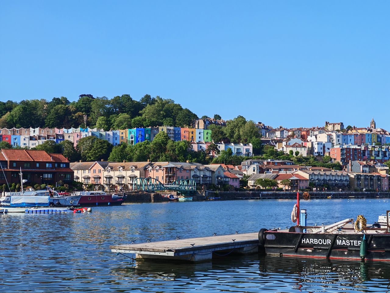 An extra shot taken on the Honor 400 Pro showing a harbour