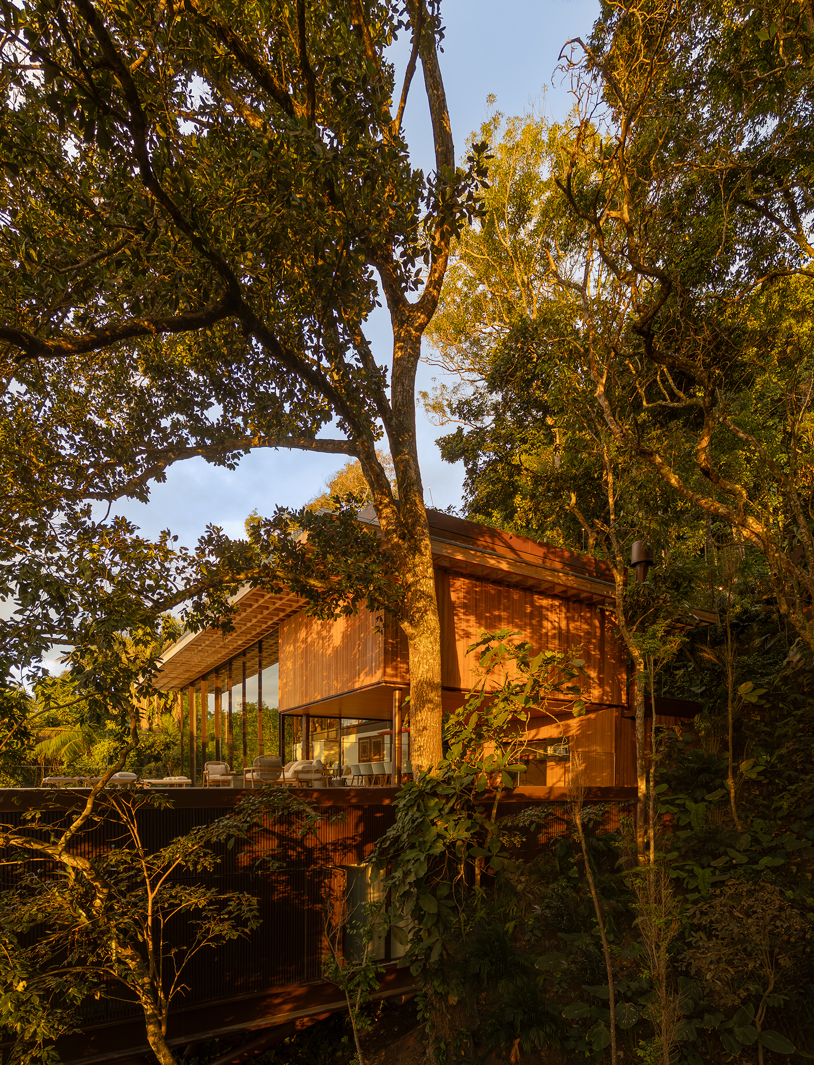 ES House