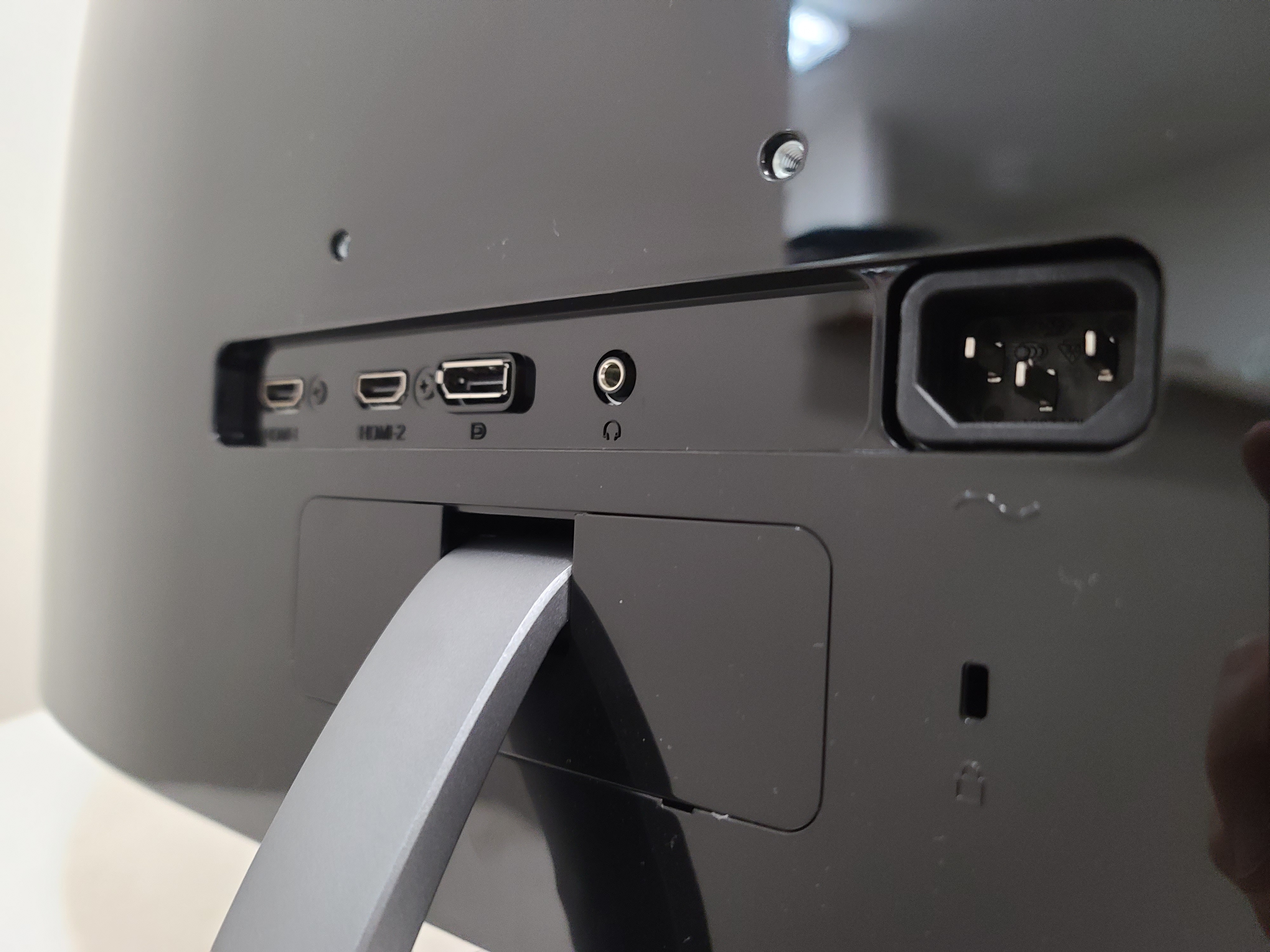AOC CU32V3