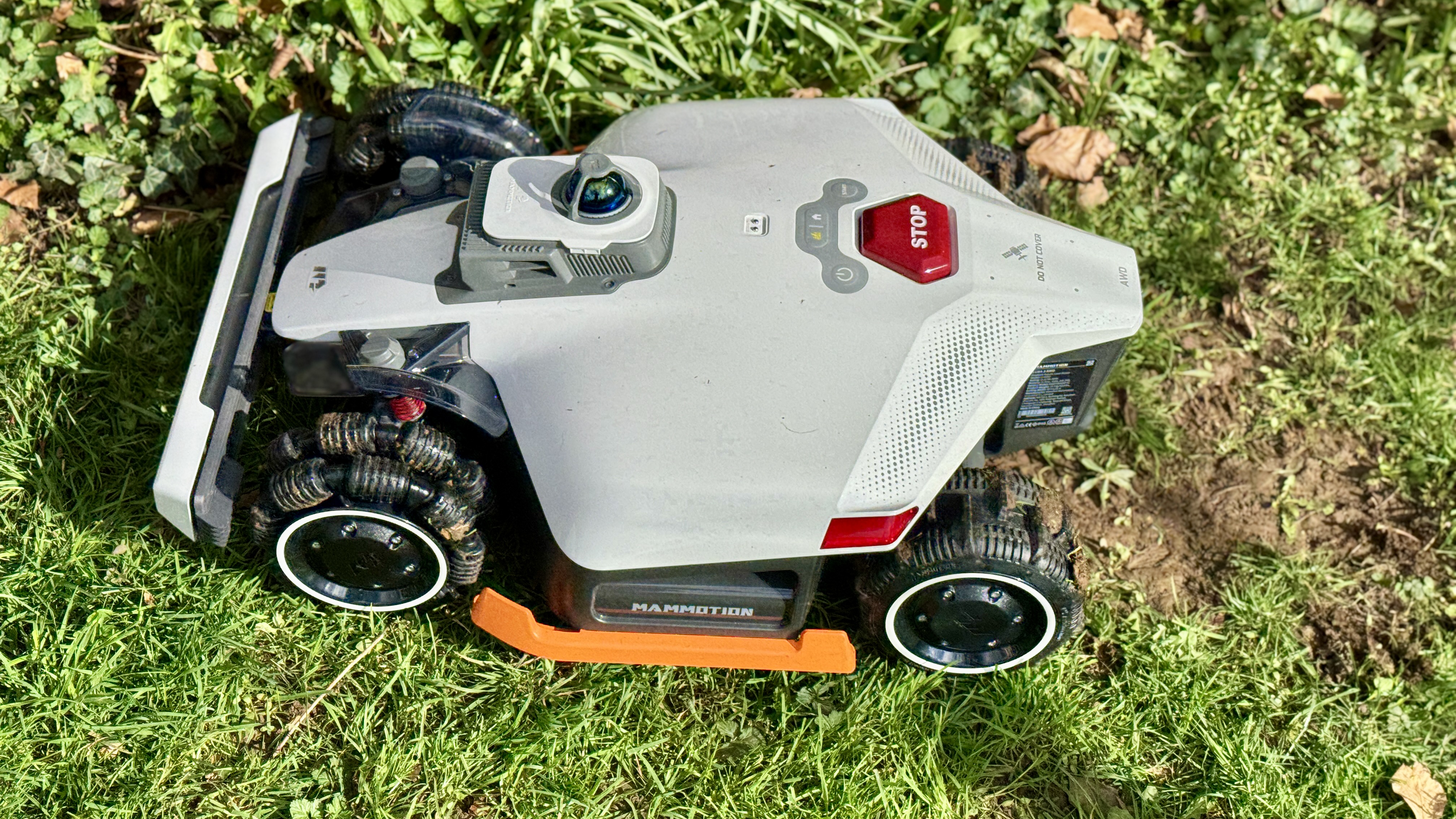 Mammotion LUBA 3 AWD 3000 robot lawn mower