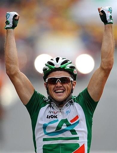 The Australian conserved his energy in the breakaway and pounced at the finish in Prato Nevoso.