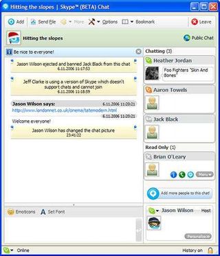 The chat windows has been modified and users can switch between expanded and compact views.