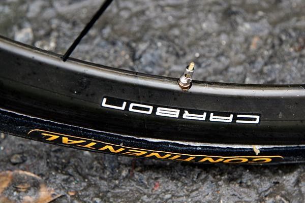 Dura-Ace carbon wheels matched with 22mm wide Continental rubber.