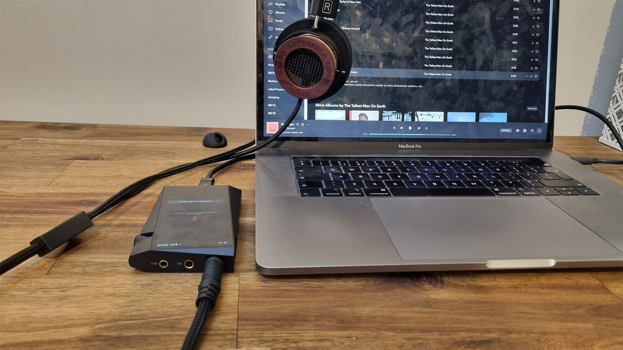 Portable music player: Astell &amp; Kern A&amp;norma SR35