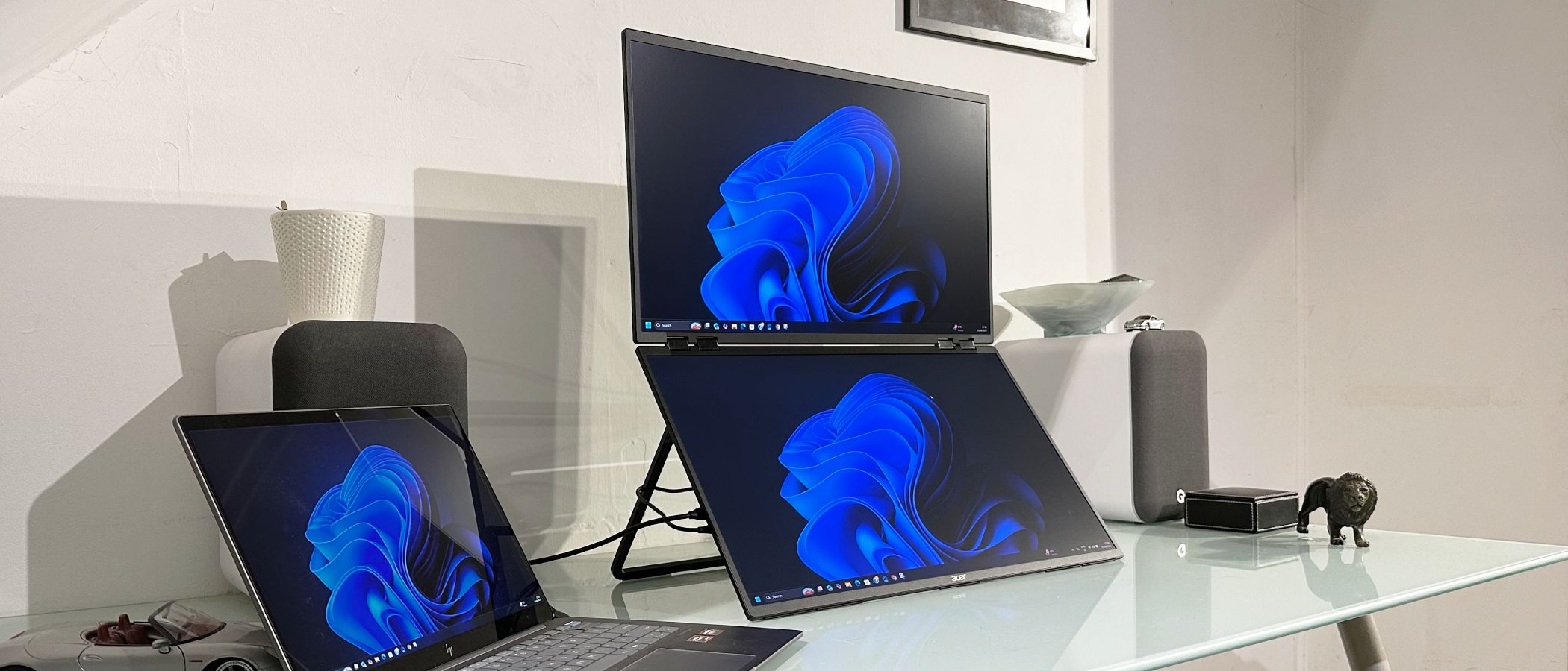 Acer PD243Y E Dual-Panel 24-Inch Monitor Review: Surprisingly Portable for Enterprise On-the-Go